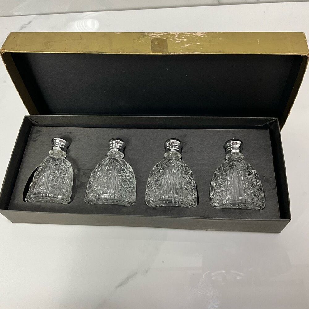VINTAGE MCM Forman 4 Family Salt and Pepper Hostess Set